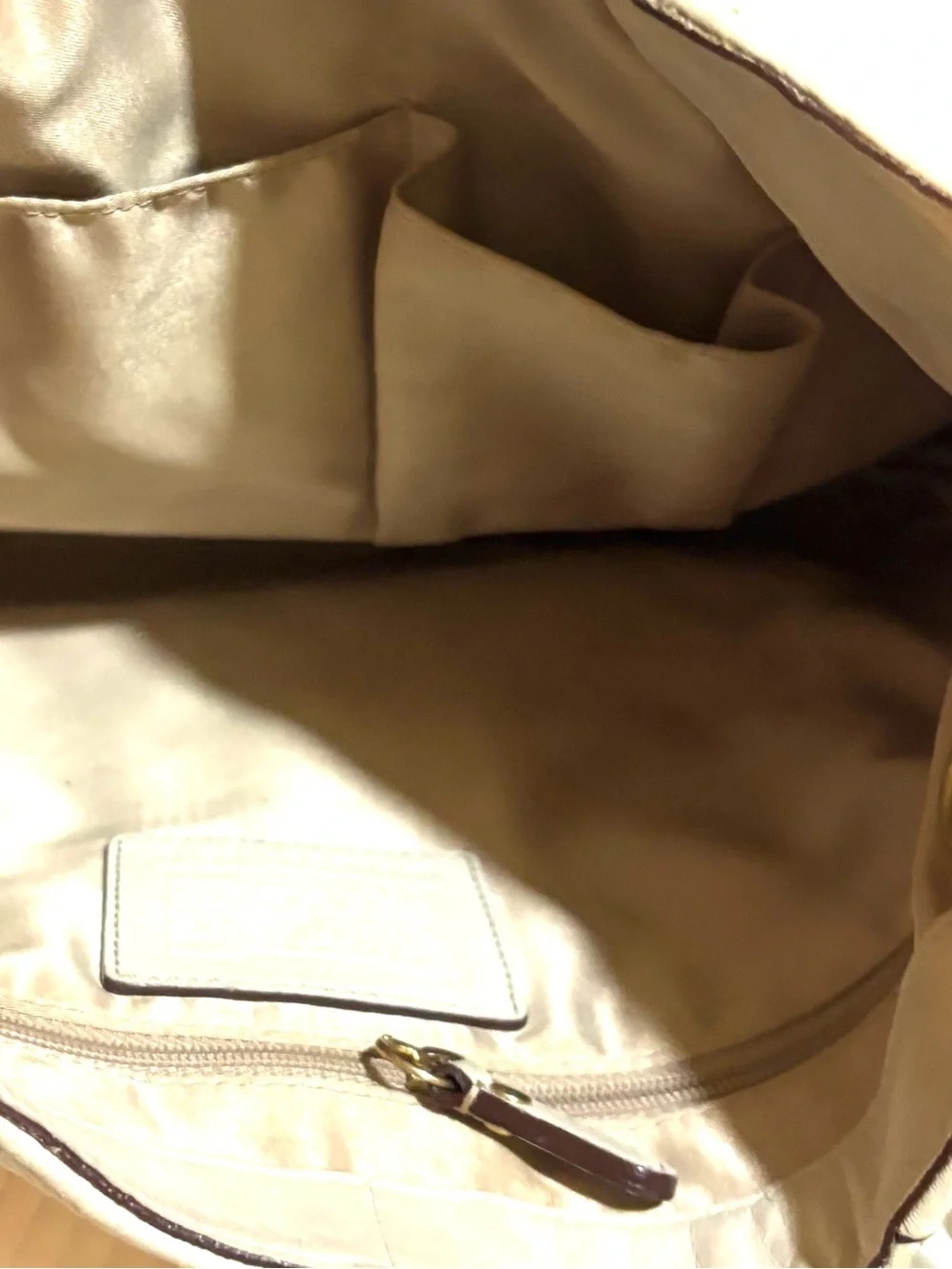 Coach vintage Cream Pebbled Leather Hobo bag with Brass Hardware